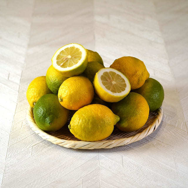 佐渡産　無農薬レモン（１kg    約７個〜８個）送料無料